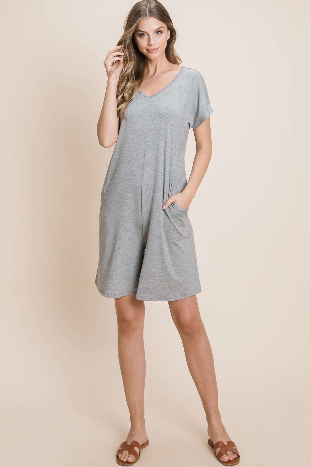 DA1291 SOLID ROMPER WITH POCKETS