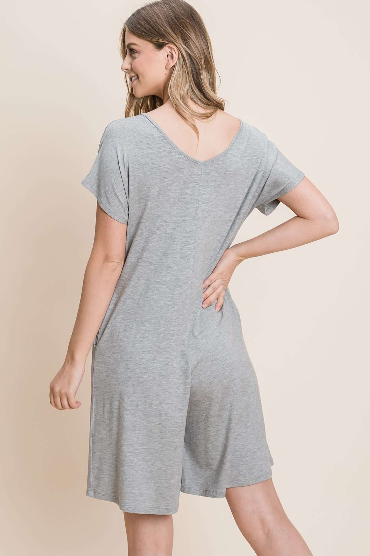 DA1291 SOLID ROMPER WITH POCKETS